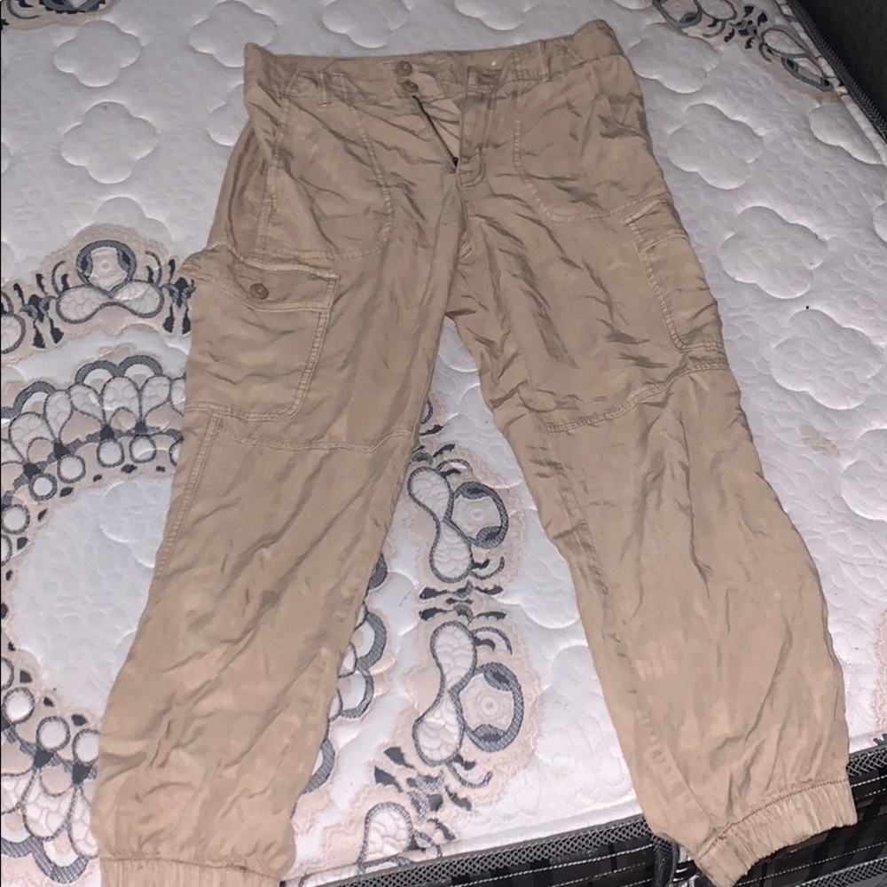 American Eagle khaki Jogger